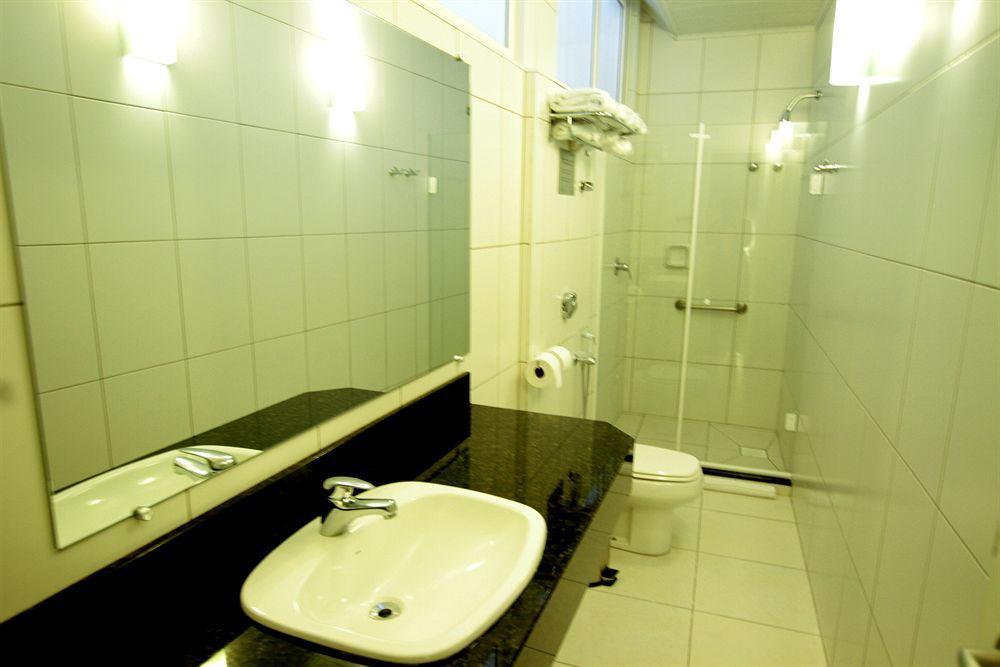 Hotel Confiance Soho Batel Куритиба Экстерьер фото