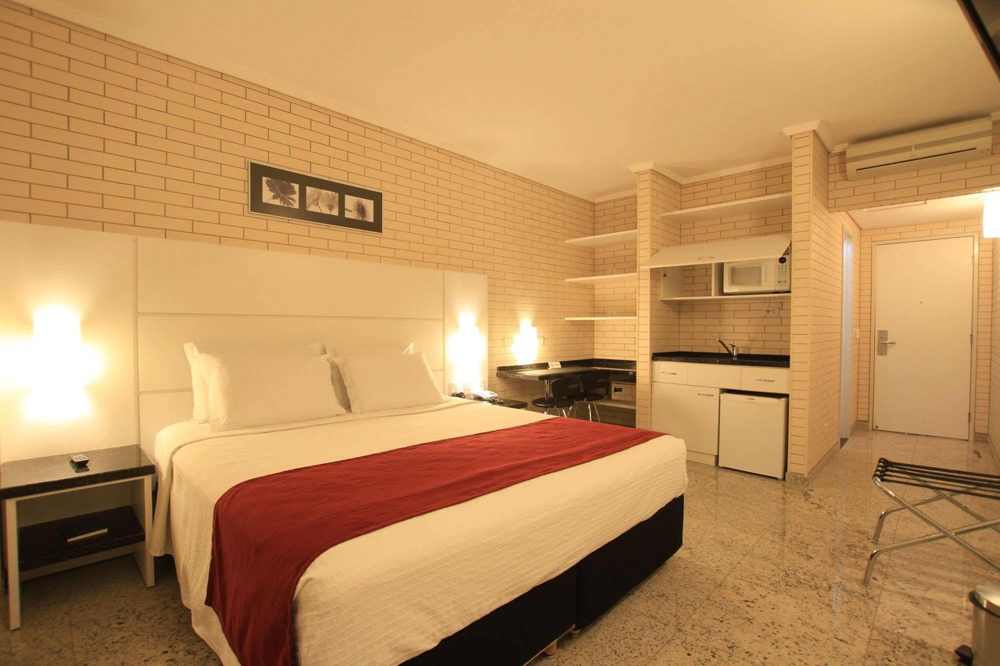 Hotel Confiance Soho Batel Куритиба Экстерьер фото
