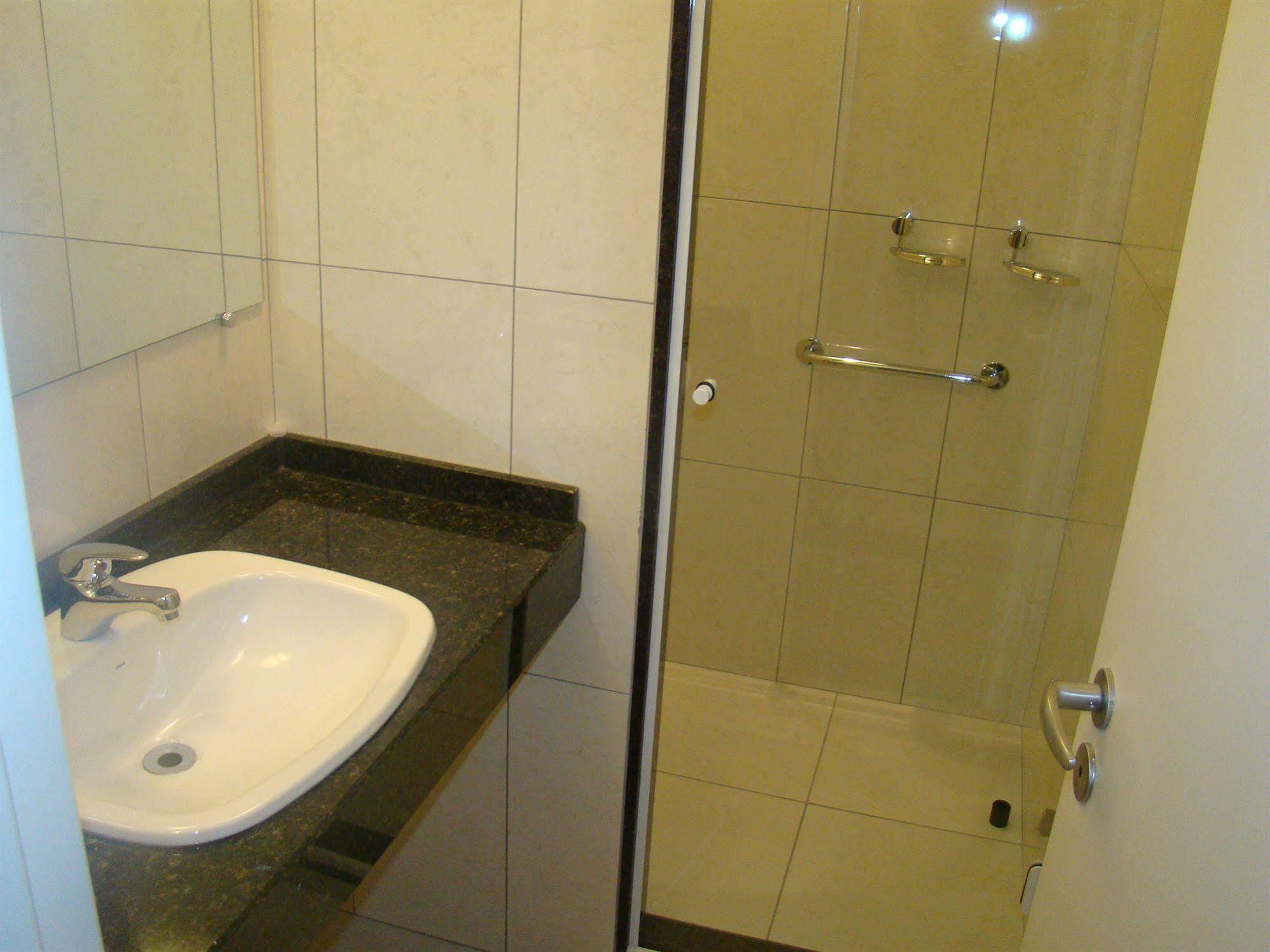 Hotel Confiance Soho Batel Куритиба Экстерьер фото